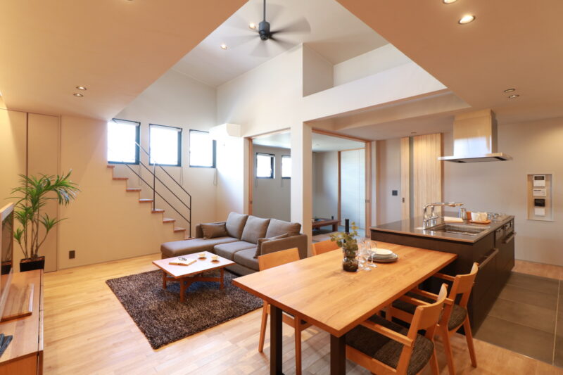 Natural Atelier ～自然素材が息づく、店舗併用の住まい～